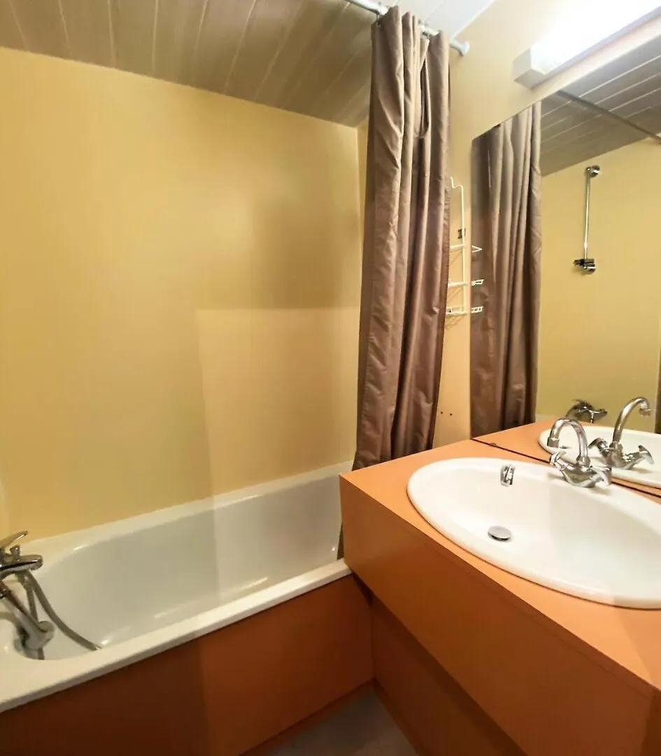 Residence Hauts De La Vanoise - Val Thorens Location: Petit Appartement Confortable Pour 4 Personnes Avec Un Grand Balcon Mae-9039